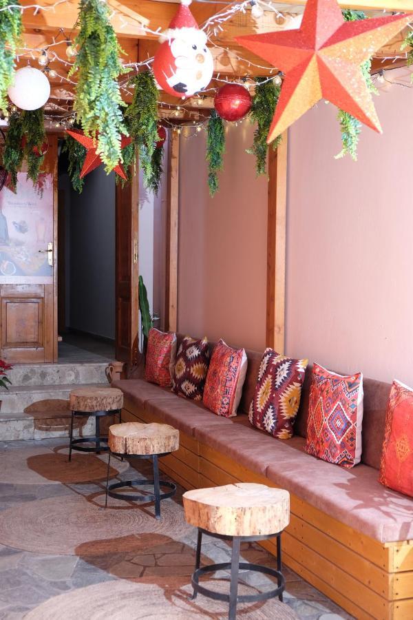 Bed and Breakfast Tebeu Coffe And Bar Вльора Екстер'єр фото